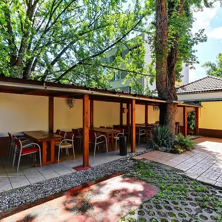 飞鹰酒店 3* 捷克布杰约维采